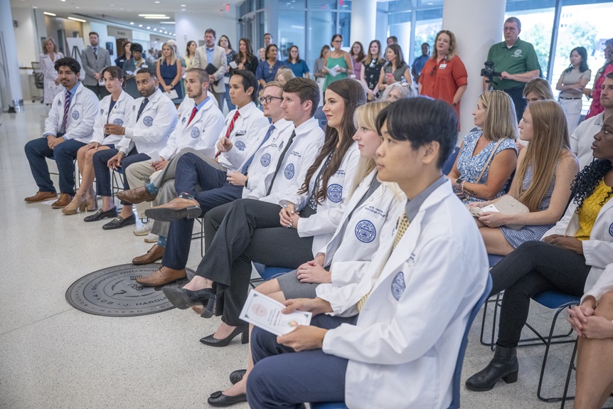 MCG 2025 3+ students pose for picture