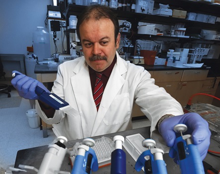 Dr. Rudolf Lucas in Lab