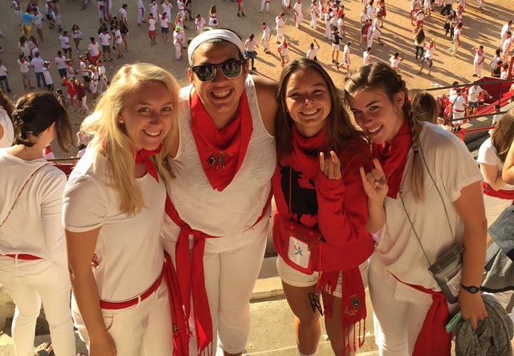 Study abroad students in Salamanca