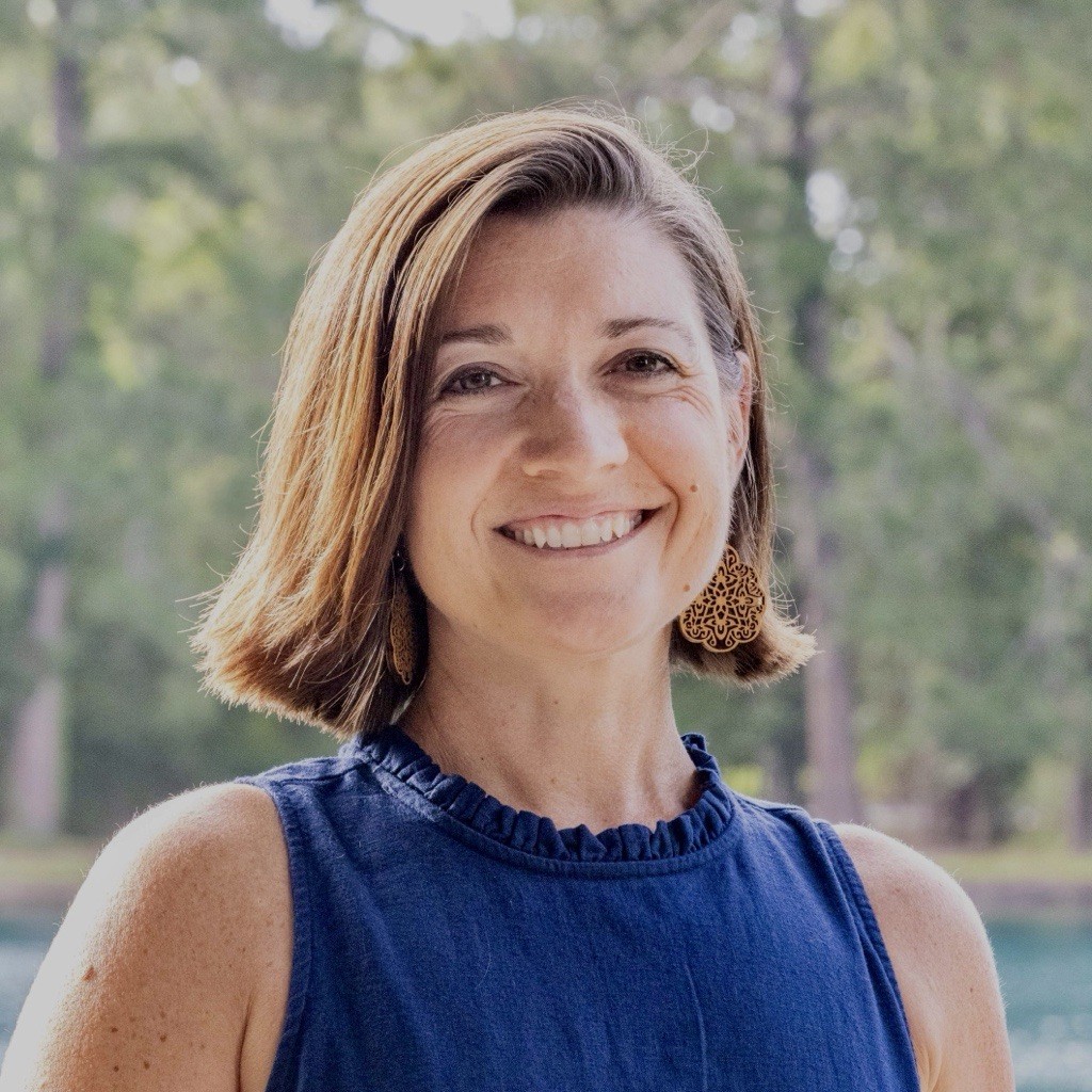 Headshot of Angela Landers