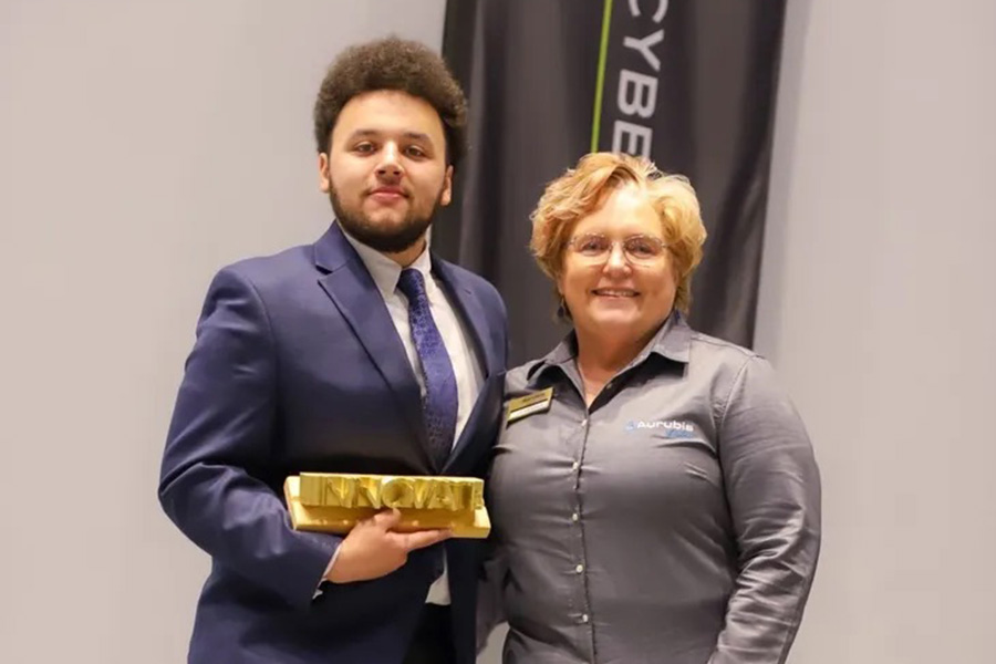 photo of Aurubis Undergraduate First Place